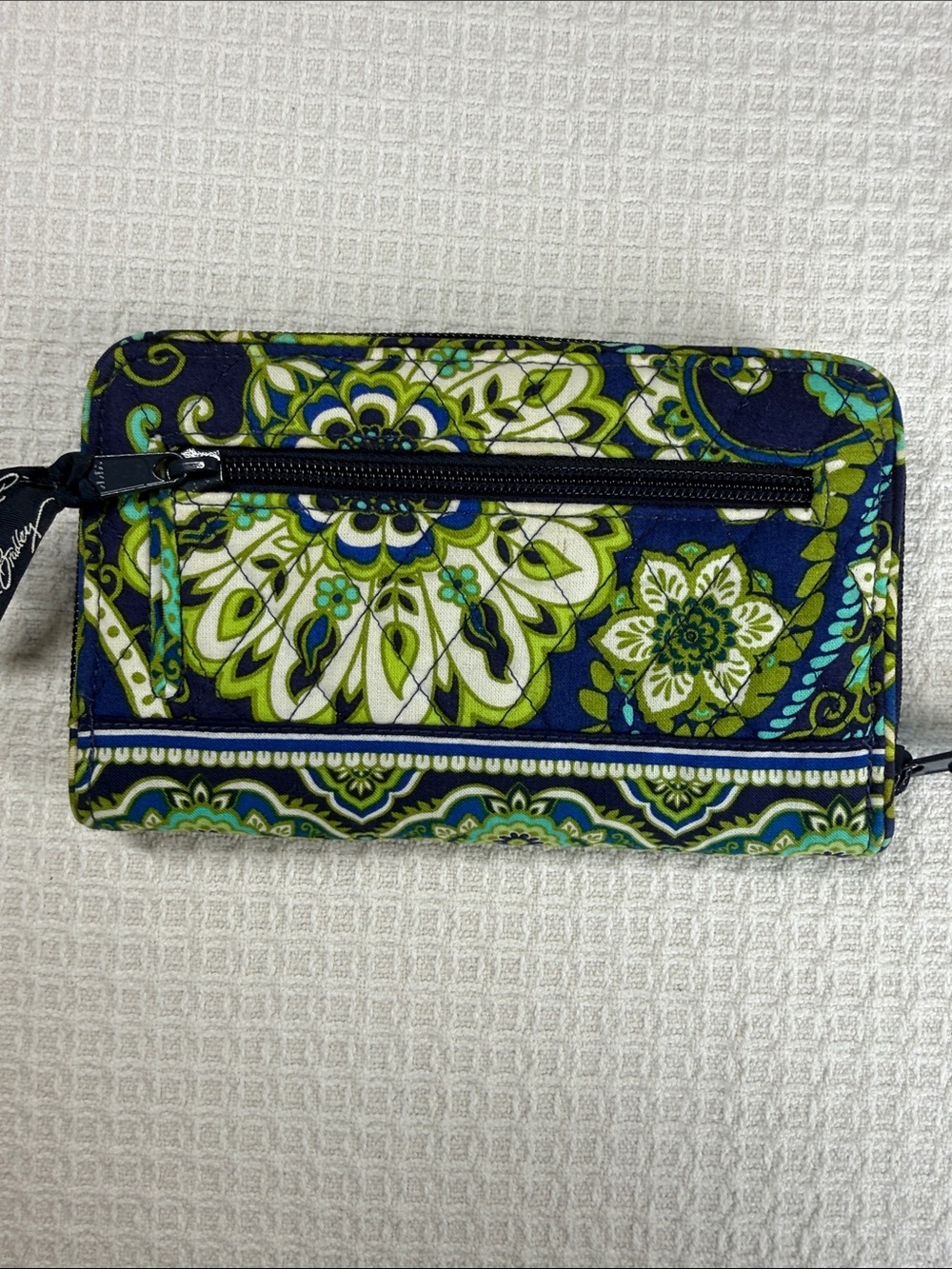 Vera Bradley turn lock wallet in Rhythm & Blues pattern - Picture 6 of 8